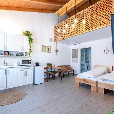 רז אירוח ברמה Villa Qaşrīn Екстериор снимка