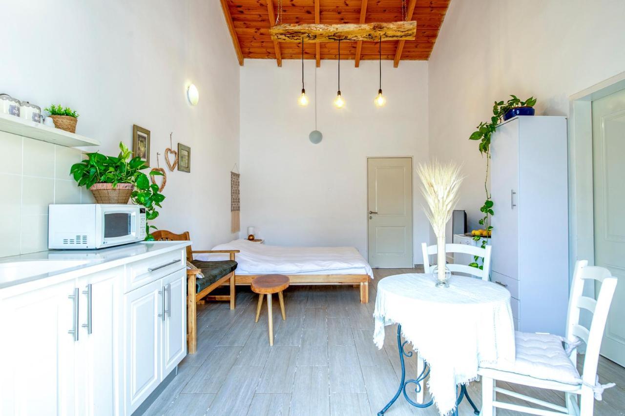 רז אירוח ברמה Villa Qaşrīn Екстериор снимка