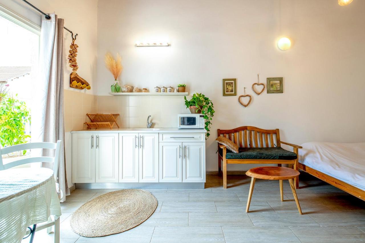 רז אירוח ברמה Villa Qaşrīn Екстериор снимка